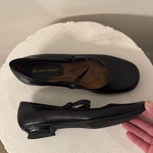 Naturalizer Women's Black Leather Mary Janes Flats Low Walkable Heel Size 7M EUC